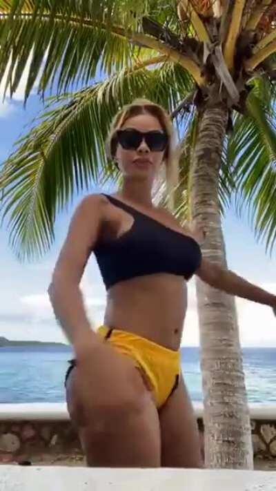 Ana_Montana Livestream in Jamaica 12/9/19🧉👀