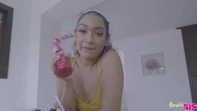 My Step Sis Is A Gamer Girl – S18:E10 (Step Porn)