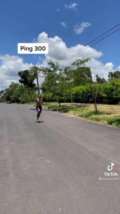 Esfand when he starts playing video games 👀