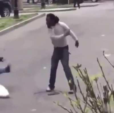 Official footage of the altercation between Lil oozie and SAINt JHN😳