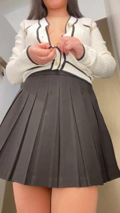 Just moved next door,come say Hi ! My door is open 