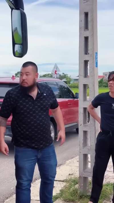 Hài... Tìm được bố rồi mà bố chạy mất tiêu 😁