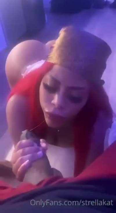 strellakatuncut instagram. she sucks on her knees, she doesn't want to let go of the guy's cock.