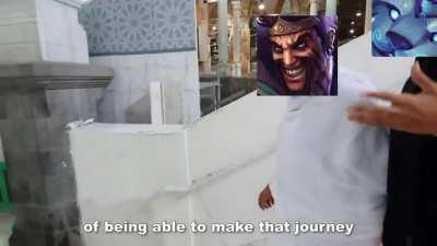 Brothers😎 Droben😎 and Nono🤓 and William🥶 meet up with Jacques👾 at holy Mecca🕌 Fountain 🕋 to complete holy pilgrimage 🙏🙏🙏 (MOST HALAL🙏)