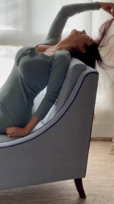 Anveshi Jain pleasing herself So that we could please ourselves 🤤😍