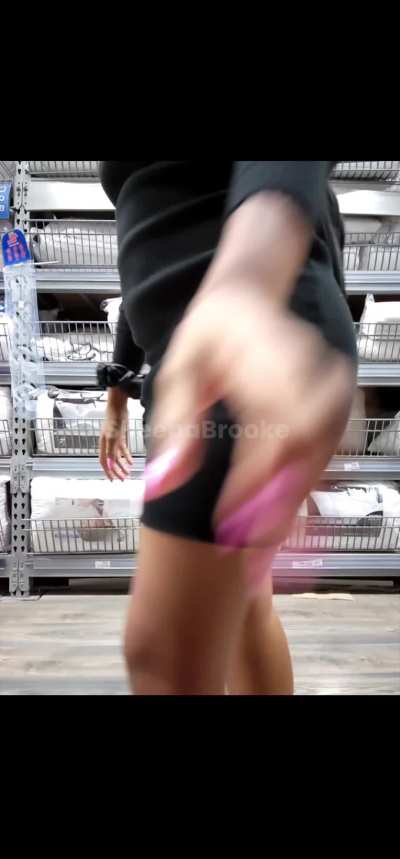 Always flashing at store