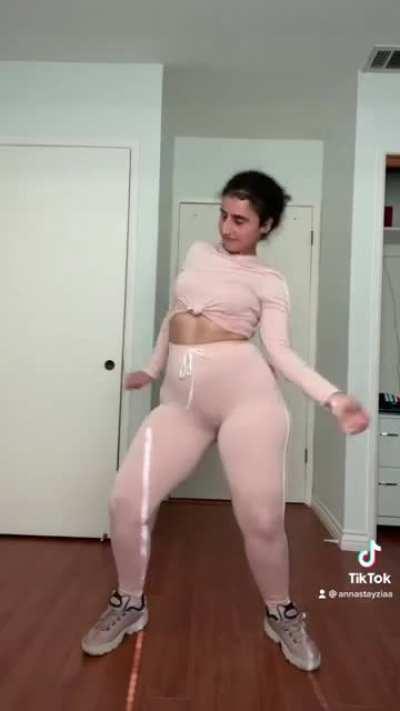 Thick & Juicy 🍑 🍑