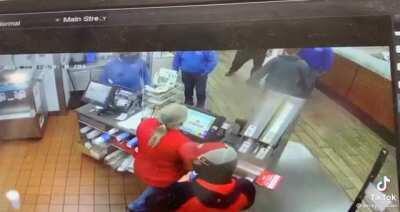 Man has a tantrum at a Wendy’s