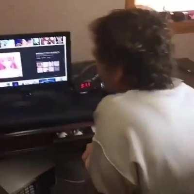 Pode tik tok no grupo?