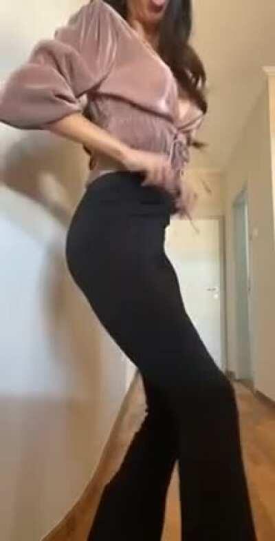 jamming to pink floyd's another brink in the wall 😛