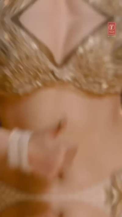 Tamannah Bhatia ki doodh wali skin ka nasha 🤤