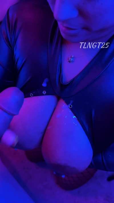 This would finish off 99% of men 😌😈