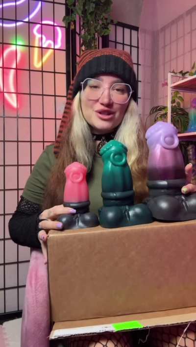 Minotaur & Reggie ( bad dragon ) 🩵