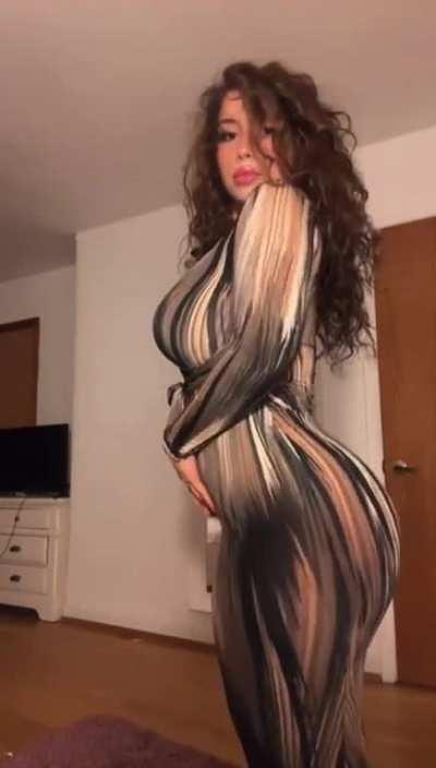 Thick Arab girl