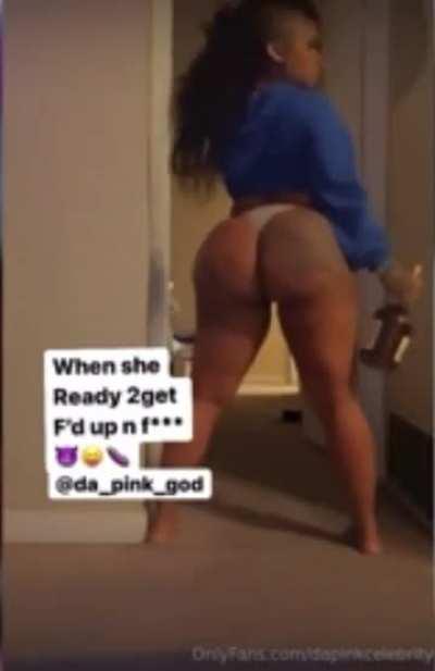 🍑🍾