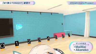 Sui-chan giving praise to the luckiest hoshiyomi alive