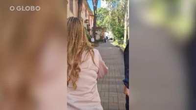 Integrantes do MBL sendo expulsos da PUC por alunos, e nem foi preciso usar a régua.