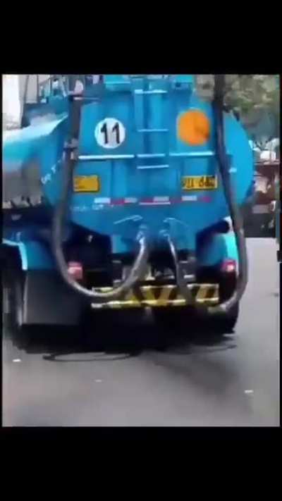 WCGW peeing in the street?