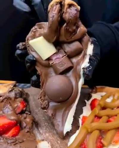 Anyone want to eat pizza?