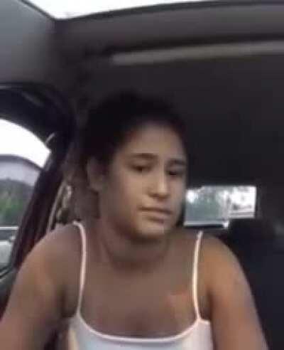 O menozinho ali atrás akakakakkkkkk