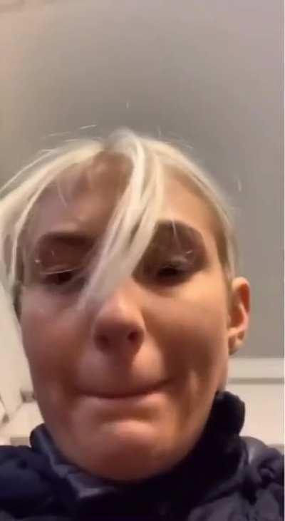 WCGW trying to take a selfie with a horse?