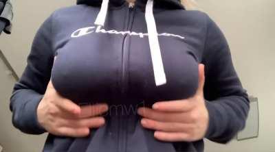 I bet you didn’t expect me to have such big areolas.. 😌