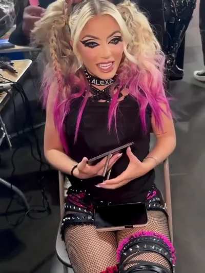 Alexa backstage getting ready for her match