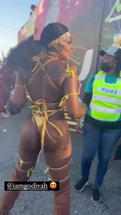 Road Beauty 🔥 (@iamgodivah)