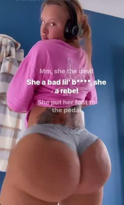 Once she bend over it don’t matter.