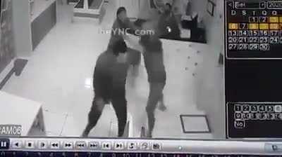 Man in Brazil fights with veterinarian until gun is drawn