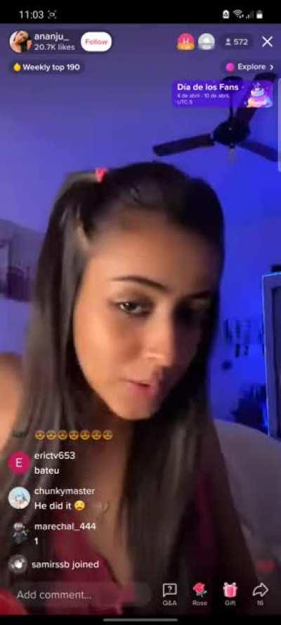 sunglasses for a nipslip😏