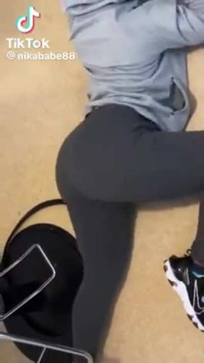 She barely even trying and it still moving 