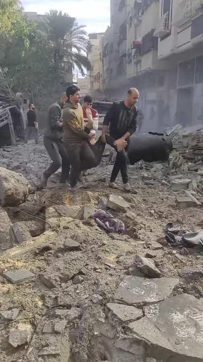 5 story building flattened by IDF 