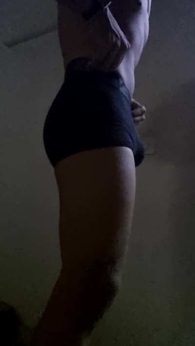 [BULL] Just after the gym. Sweaty 🥵, Smelly 😈, and Musky 🍆 as Hell 🖤.