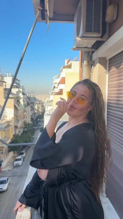 Everyone should enjoy my saggy boobs