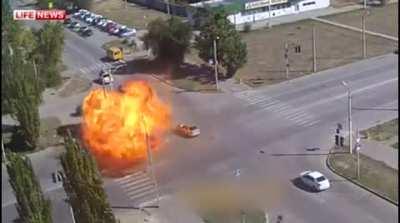 Whut could go wrong if I hit this stupid yellow van