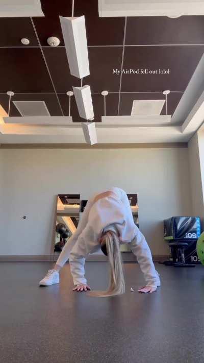 She put the camera in the wrong side!