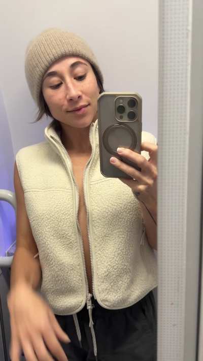 I always feels so naughty not wearing a bra on airplanes