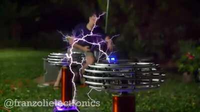 Tesla coil bAss