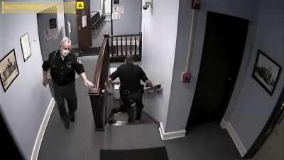 Hoxton Breakout be like