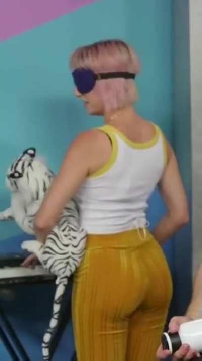 huge tight and thicc af