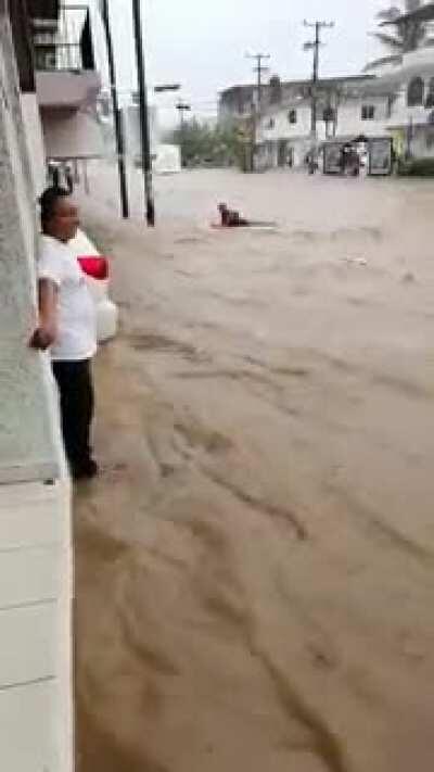 Ustedes no queriendo mojarse... jajaja Hay les voy!