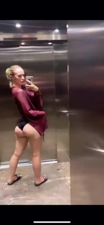 Marjana got a phattieee