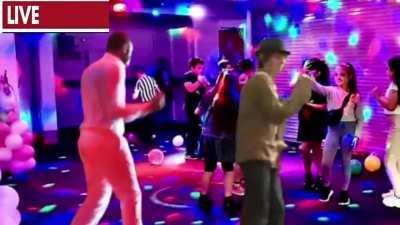 LIVE FOOTAGE OF NEIL DANCING WITH MOS DEF (Real)