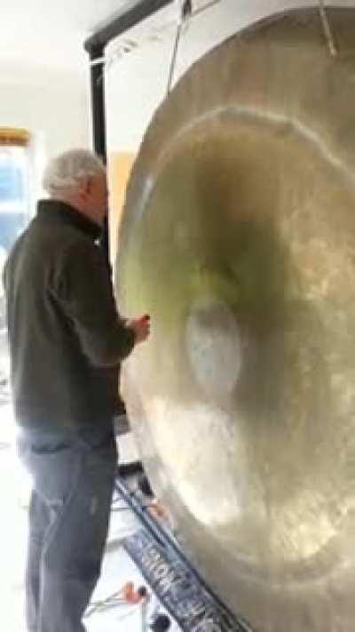 So it doesn't just go Dong then!! This guy is crazy