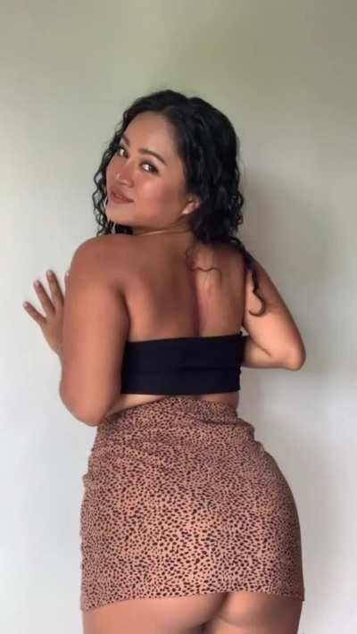 Come play with my petite asian body... I'm a bit shy so please make the first move