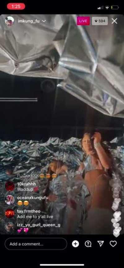 Run me my award for this puffy tittie mf