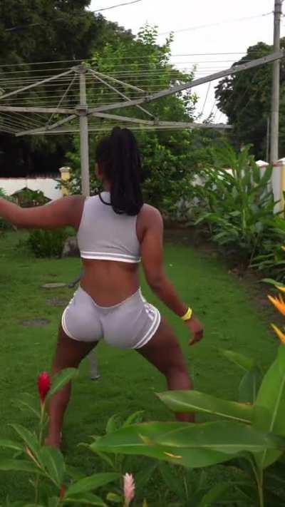 Steady Wuk (@kay.lvoe)