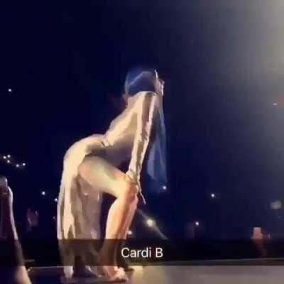 Damn who got kik I’m horny