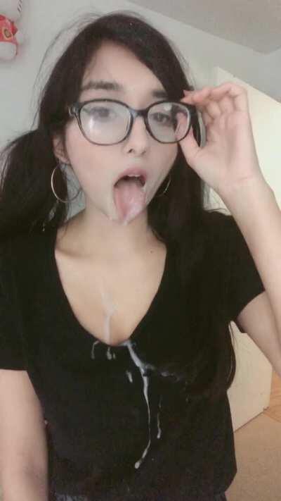 Sweet Hina's very very messy tongue + glasses play (insta @hinawynne)
